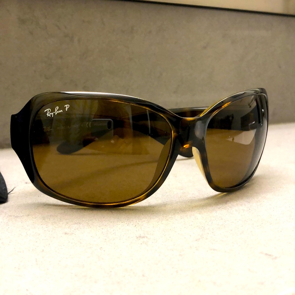 Ray-Ban 4118 710/57 tortoise sunglasses